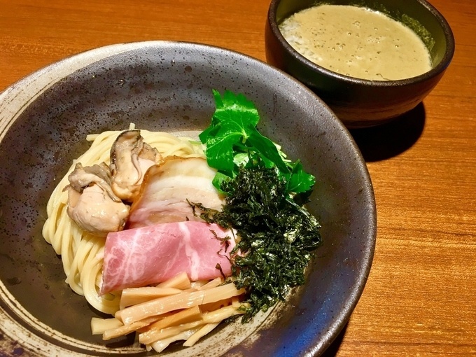定額制サービスを開始した『むぎくらべ』のつけ麺