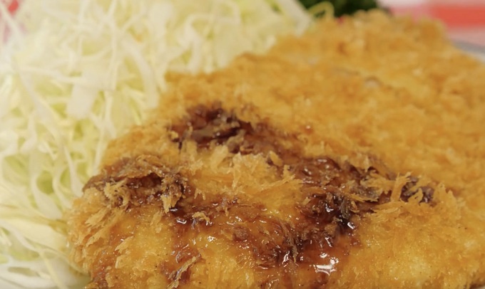 銀座の老舗洋食店「煉瓦亭」の元祖ポークカツのウスターソース