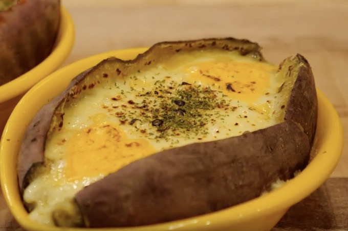 新大久保の韓国カフェ「CafeBinGo」のチーズ焼き芋全景