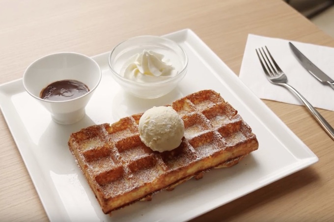 丸の内 カフェ ドゥバイヨル アヴァランシュ ワッフル