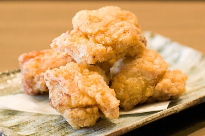 高田馬場の居酒屋『ウラニワ』の宴コース内の「中津からあげ」