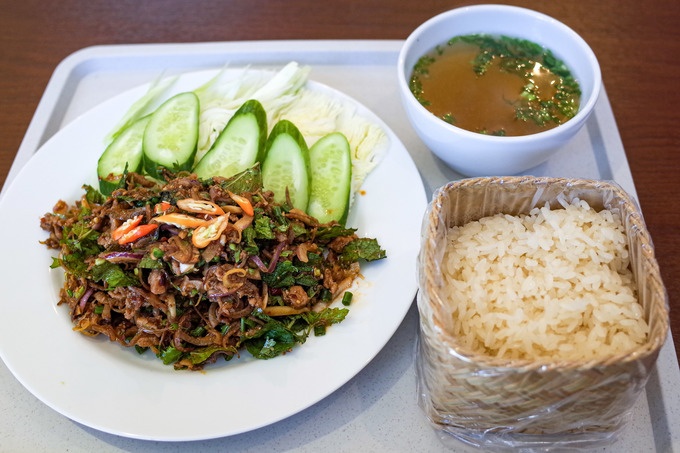 海老名市のラオス料理「ビストロケオピラ」のラープ