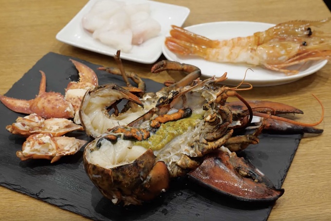 三軒茶屋 海老料理専門 リザラン ブイヤベース 追加海老と魚介