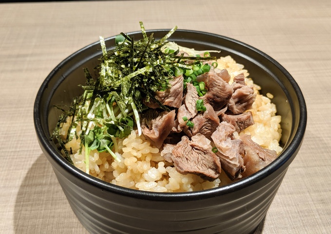 焼肉 樹々、焼肉屋の牛飯