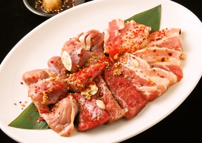 焼肉店『玄風館 龍 恵比寿店』の「爆肉盛り合わせ(ランイチ・舞台バラ・砂ずり) ・」