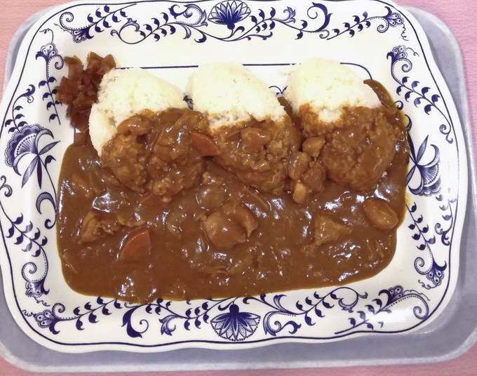明治大学の学生食堂スカイラウンジ暁のトリプルカレー