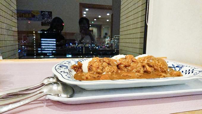 明治大学の学生食堂スカイラウンジ暁のトリプルカレー