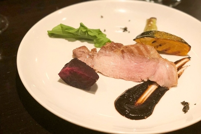 北参道にあるイタリアンレストラン『Osteria gravino』のガーリックポーク