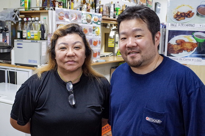 鶴見のブラジル料理ユリショップの店長