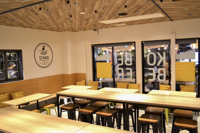 HOP STAND神戸モザイク店、内観