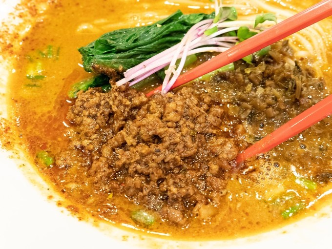 国分寺の担々麺専門店、人気ラーメン店「ほん田」監修の「紅麗」の肉味噌