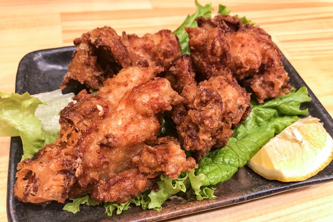 押上の油そば専門店「満天トウキョー」のからあげ