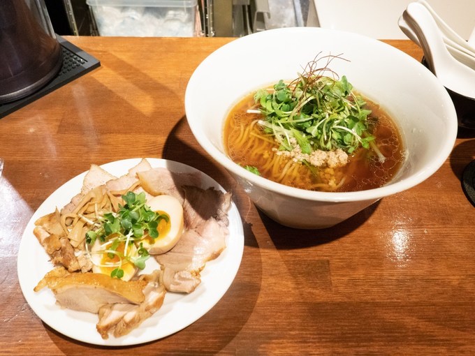 燻製ラーメンが食べられる要町「KEMURI」の「くんそば」