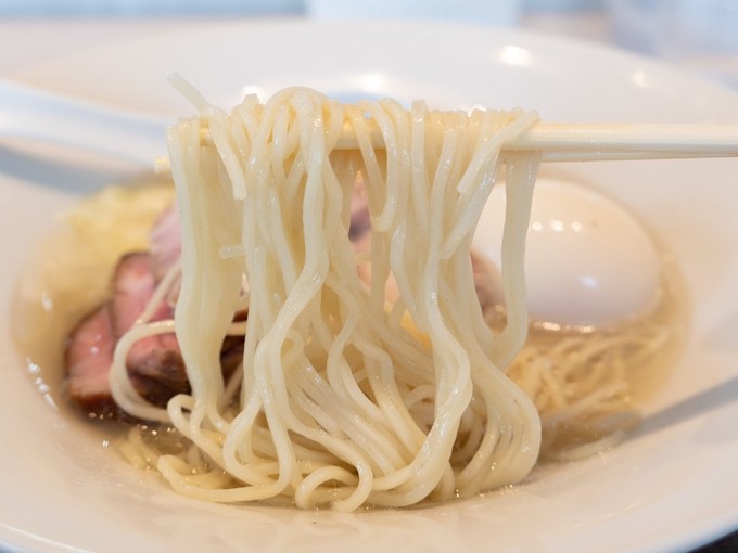 TRY大賞新人大賞に輝いた、雑色『宍道湖しじみ中華蕎麦 琥珀』のしじみラーメンの麺