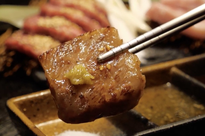 新宿 焼肉 溶岩焼き TOTORO ロースのリフト
