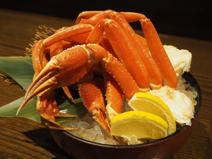 新宿駅西口の海鮮居酒屋『遠藤水産』のカニ
