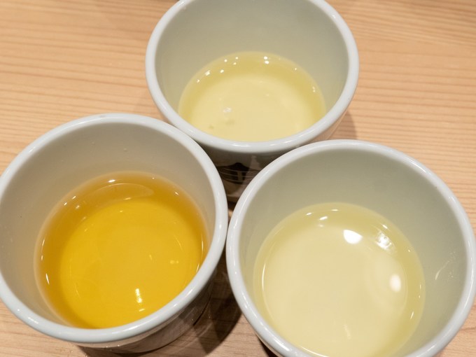 新宿でおすすめの新ラーメン店『中華そば つけめん 玉』の3種の割りスープ