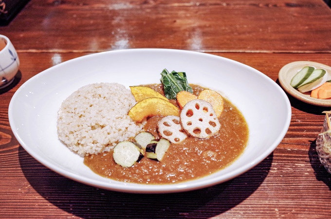 根津のヴィーガンレストラン「根津の谷」の「野菜カレー」