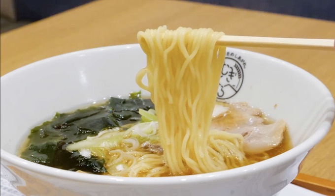むぎくらべに出店している麦わらぼうしの会の珠泉拉麺