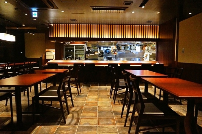 渋谷のチェーン居酒屋『もつ吉』の内観