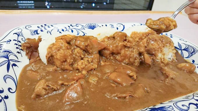 明治大学の学生食堂スカイラウンジ暁のトリプルカレー