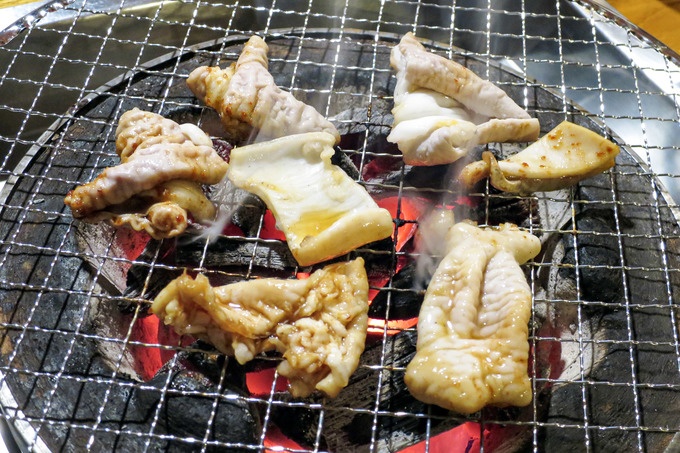 秩父のホルモン焼き「高砂ホルモンお花畑駅前」のシロ