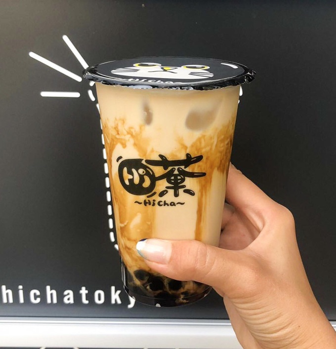 自由が丘のタピオカ女子大生おすすめタピオカHi茶の黒糖烏龍ミルクティー