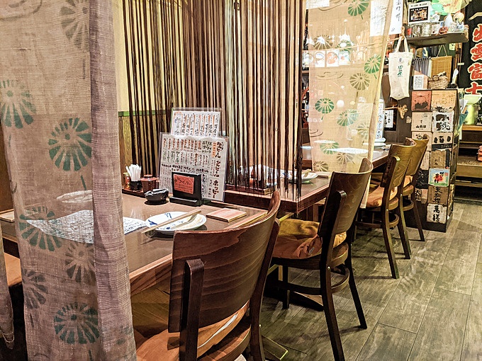 居酒屋 醸し屋 素郎slowの 内観、テーブル席画像