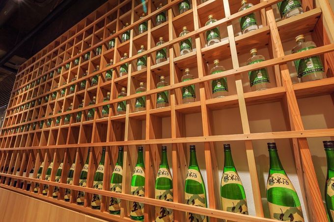 スシローの新業態『鮨・酒・肴 杉玉』の店内