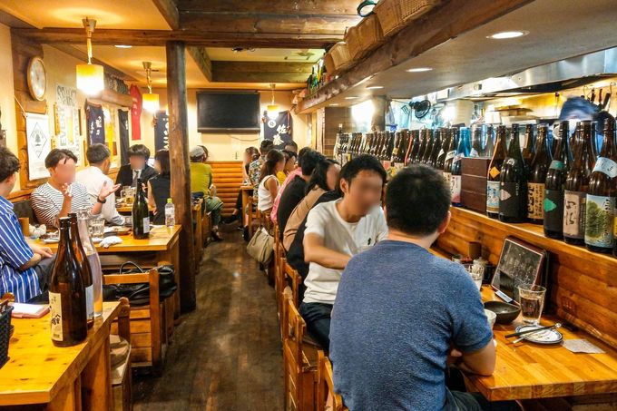 溜池山王の焼鳥居酒屋「鳥酎」の店内