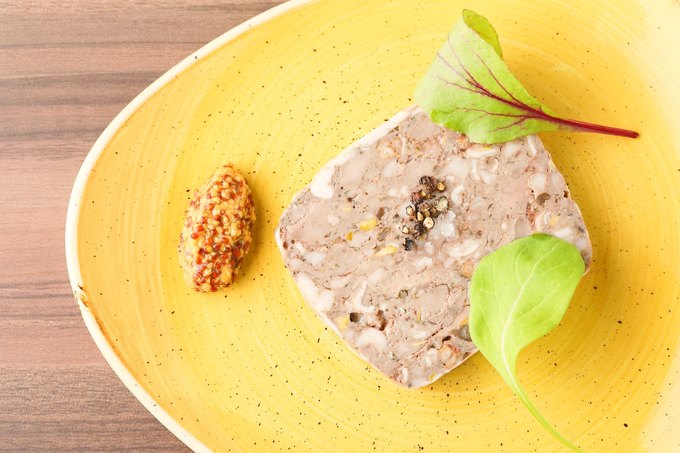 肉バル クラフトビール×ステーキKURAUの自家製豚と鴨のパテドカンパーニュ