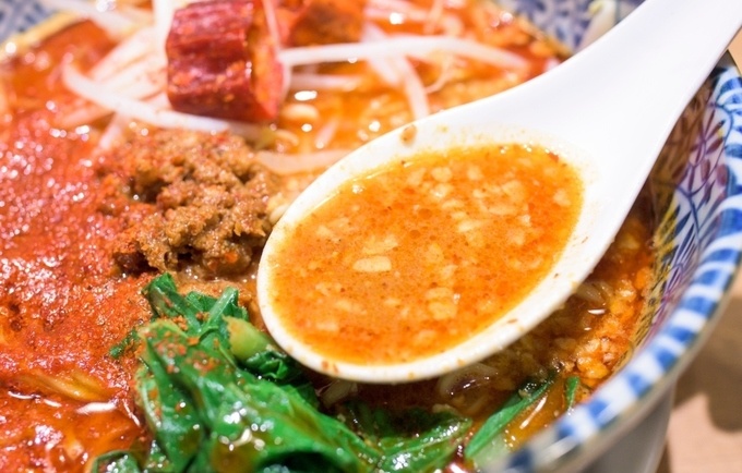 池袋の担々麺『SHIBIKARA担担麺飯塚』