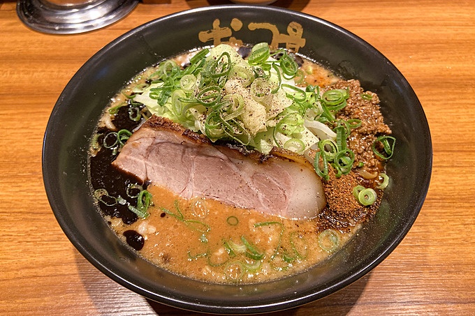 御徒町のラーメン店『なんつッ亭』の「シビレ味噌らーめん」