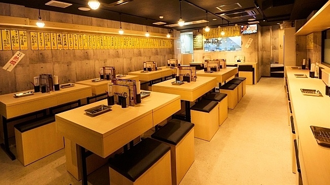 神田の居酒屋『上ル商店』の内観写真