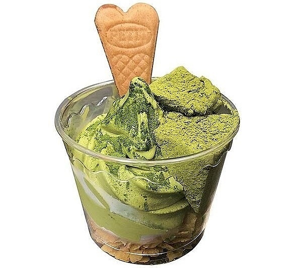 京都府『文の助茶屋』の「わらびもちソフト」
