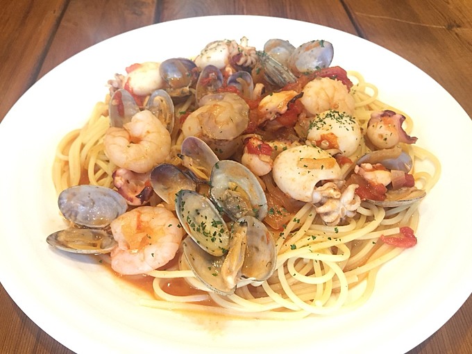 トレッテ 海の幸のトマトソーススパゲッティ