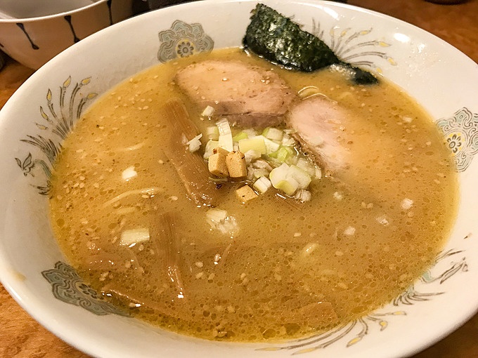 ミシュランガイド東京2020掲載の初台にあるラーメン店『らぁめん 一福』の「味噌らぁめん」