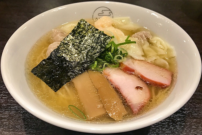 ミシュランガイド東京2020掲載の池尻大橋にあるラーメン店『八雲』の「特製ワンタン麺」