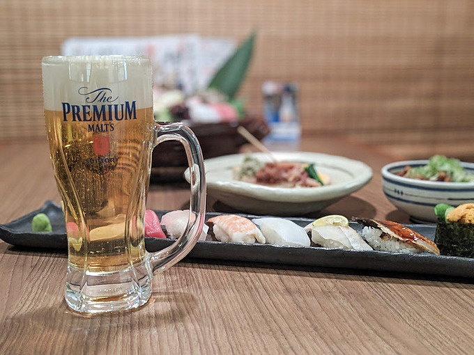 梅田酒場角打ち プレミアムモルツ