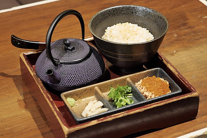 新宿 お茶漬けBAR ZUZU 鮭とイクラの親子茶漬け
