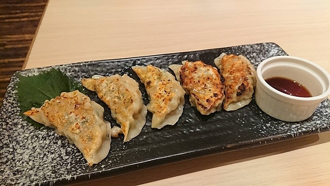 東京都足立区西新井の完全個室付き海鮮居酒屋『はなの舞』の「手作りしそ餃子」