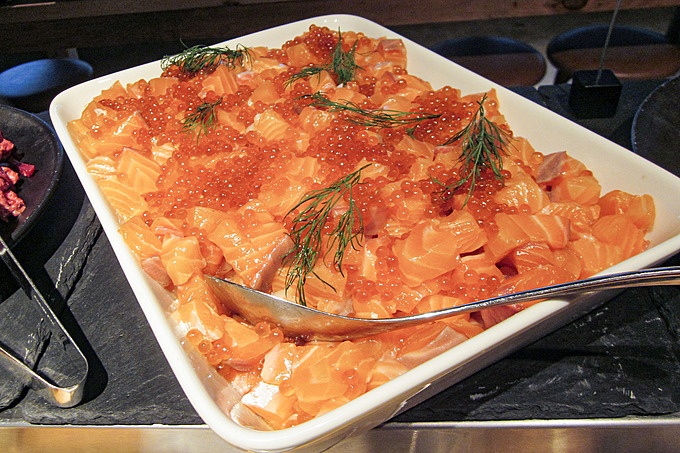 西新宿『MORETHAN TAPAS LOUNGE』のマリネ
