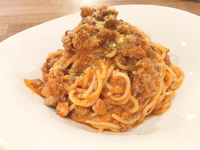 女子会におすすめな赤坂のチーズダイニング『CANARIA』の自家製ミートソースパスタの画像