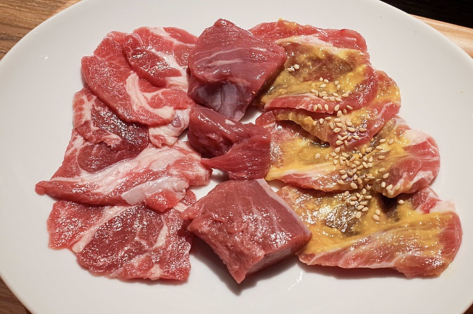 新宿のラム専門ひとり焼肉(ジンギスカン)「LAMB ONE(ラムワン)」のラム3種盛りセット