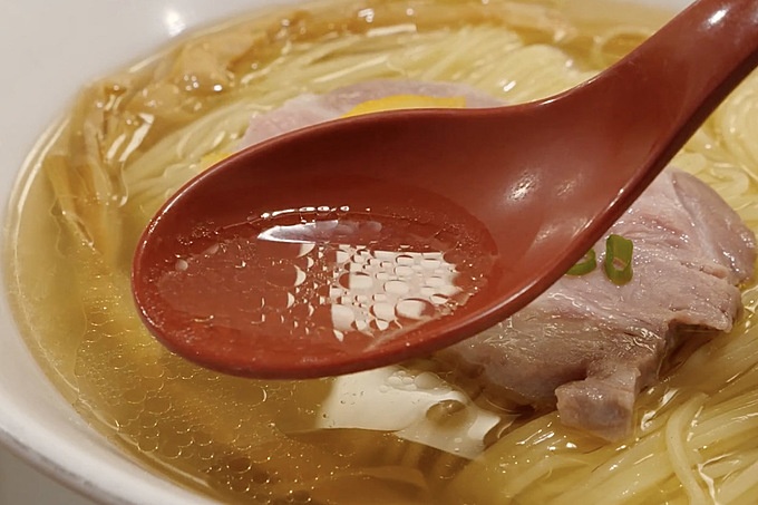 曙橋 ラーメン 鯛塩そば灯花 スープ
