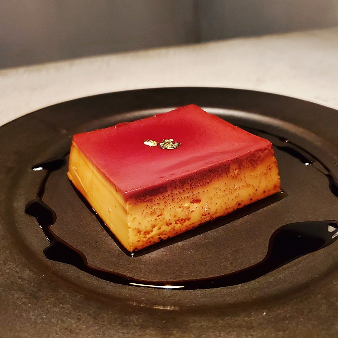 2019年No.1の話題のカフェ、小伝馬町「イルマン堂」のプリンのアップ