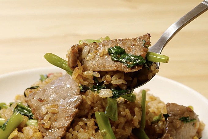 中華街 民生炒飯 牛肉炒飯リフト