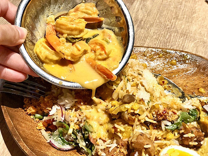新宿御苑前の間借りカレー「カレハン食堂」のスリランカライス&カリー