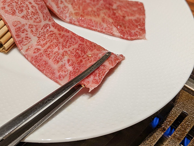 カルビの美味しい焼き方(ガス)_特上カルビの焼き方手順1