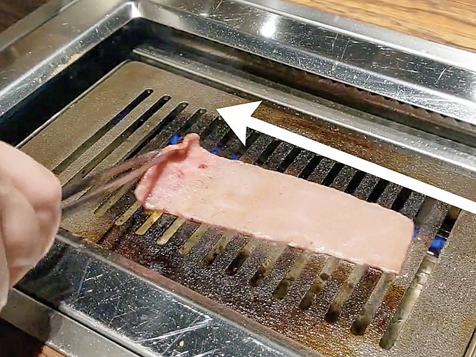 カルビの美味しい焼き方(ガス)_特上カルビの焼き方手順3